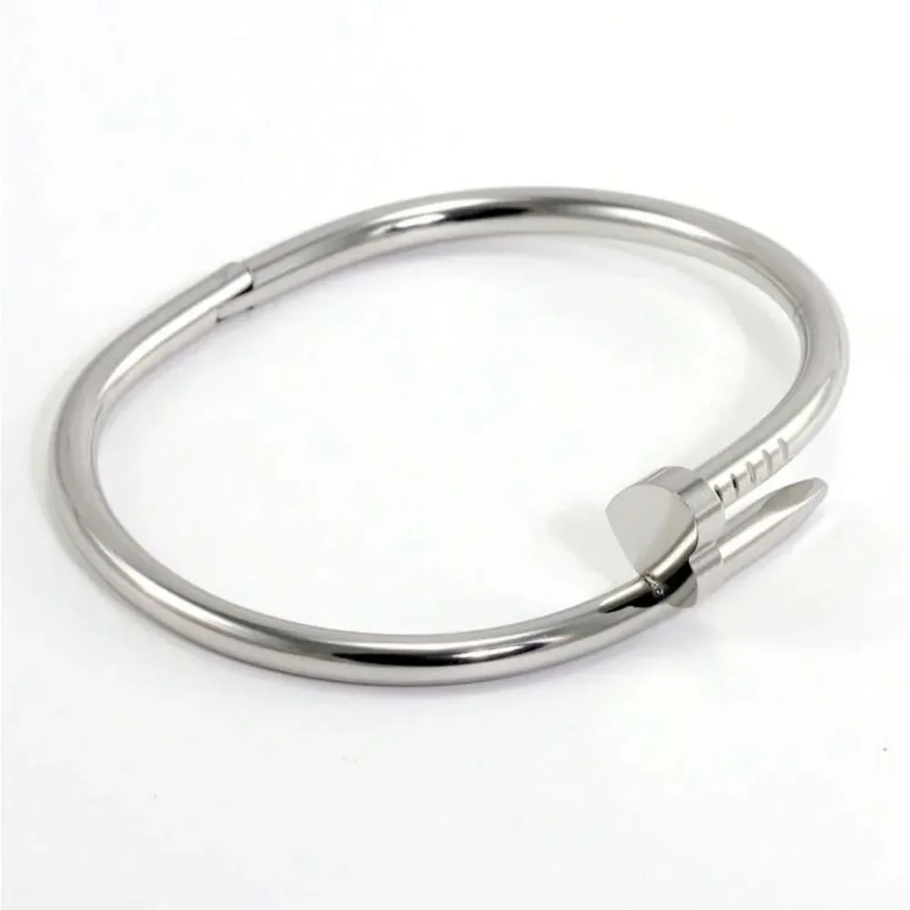 Heart Nail Bracelet #2009